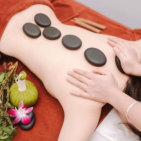 Reyna Luxury Hotel & Spa ハノイ市 エクステリア 写真