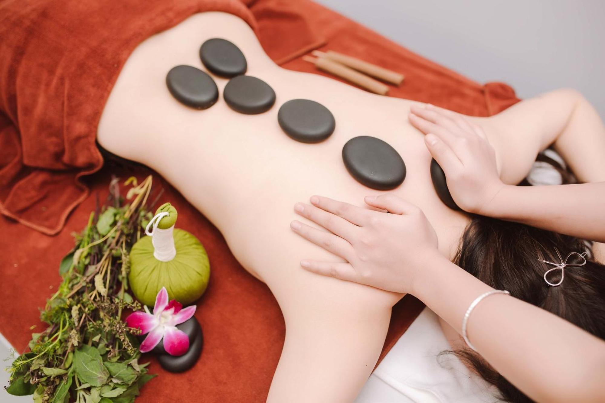 Reyna Luxury Hotel & Spa ハノイ市 エクステリア 写真